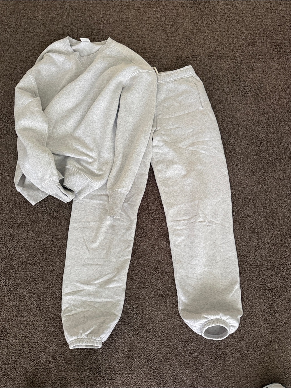 Woman’s gray sweat set from aerie 
Pants XS top S